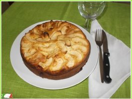 Apple and yogurt pie plate