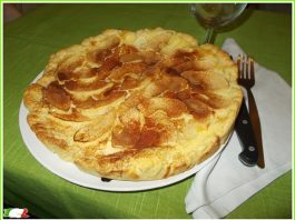 apple-mascarpone tart plate