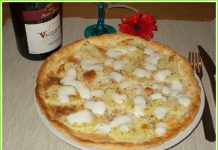 Pizza with potatoes