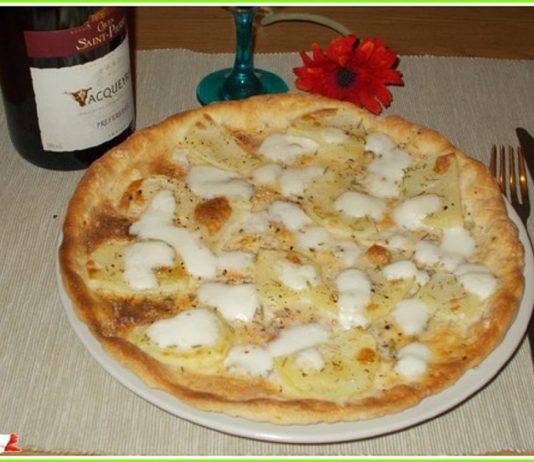 Pizza with potatoes