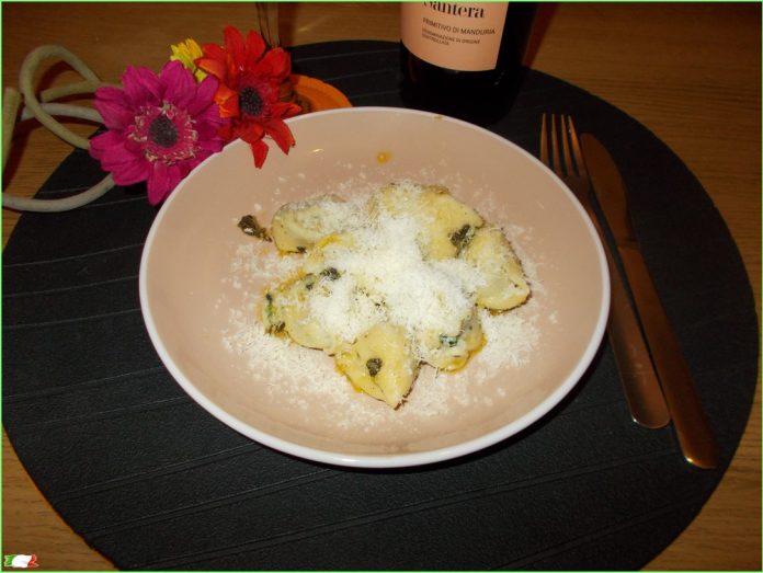 Tortellini spinach and ricotta dish