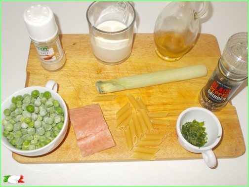 PENNE WITH SALMON AND PEAS ingredients