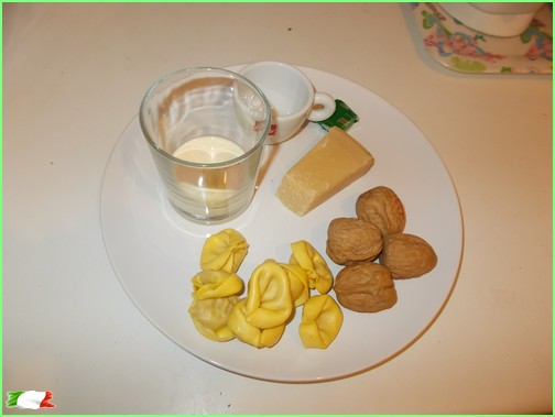 TORTELLINI WITH WALNUTS ingredients